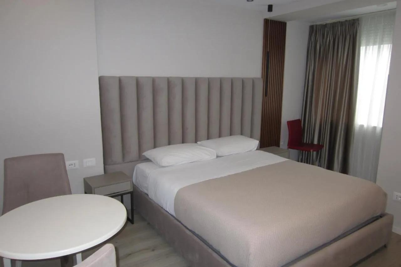 ***  Freddy'S Hotel Tirana Albânia