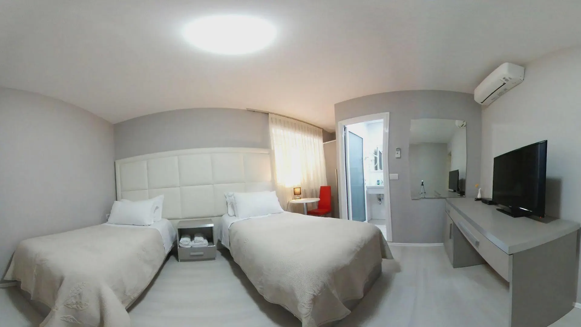 Freddy'S Hotel Albania