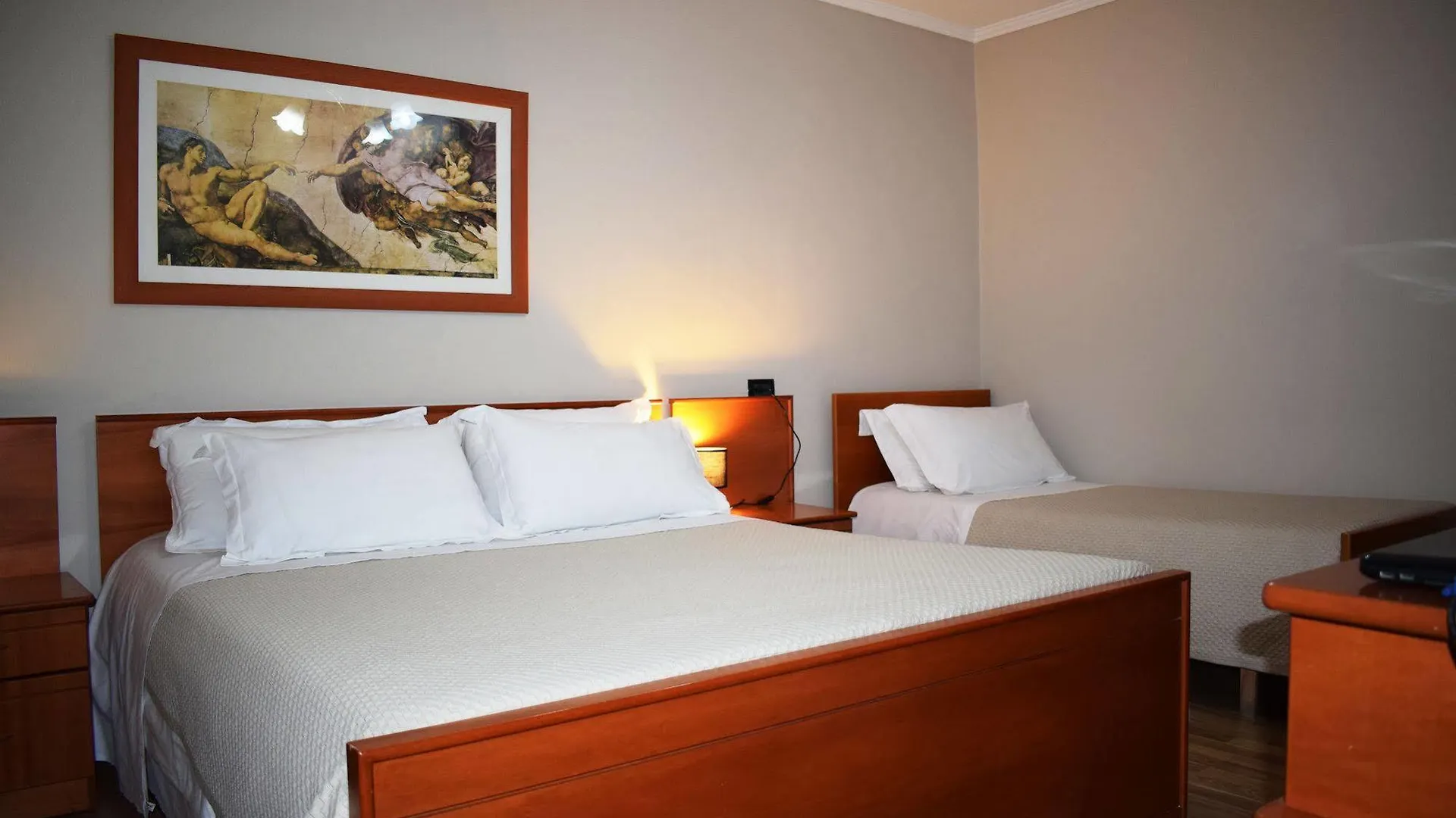 Freddy'S Hotel Tirana
