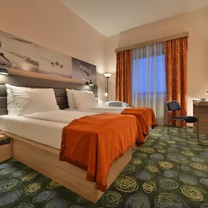 **** Hotel Ramada Airport Tschechische Republik