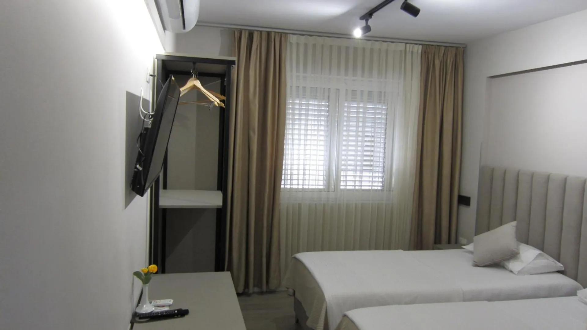 Freddy'S Hotel Tirana 3*,  Albanien