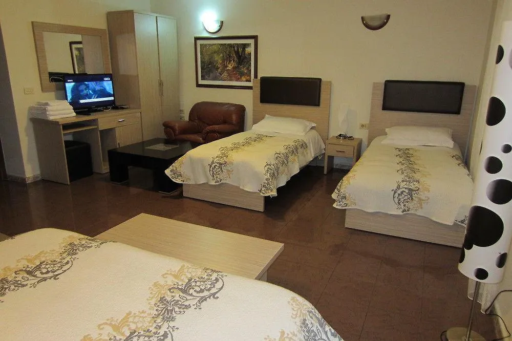 Freddy'S Hotel Tirana