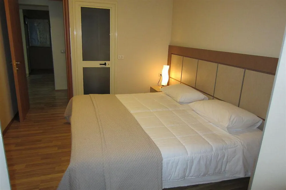 Freddy'S Hotel Tirana 3*,  Albanien