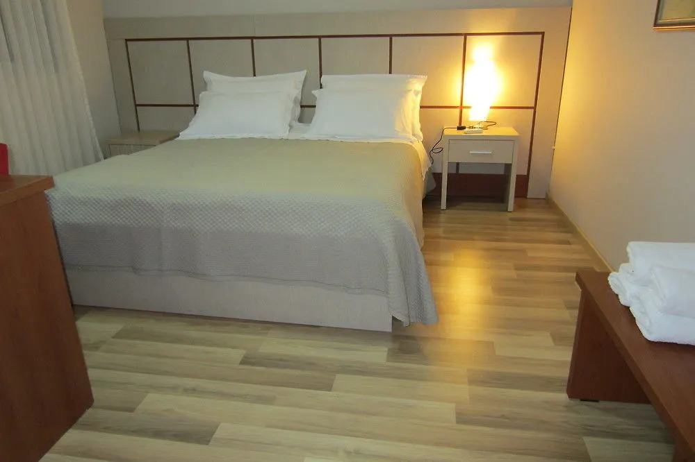 Freddy'S Hotel Tirana